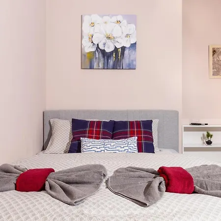 Stella 1&2 - Pink And Grey Near The Singing Fountains By Flat Mаnager Płowdiw