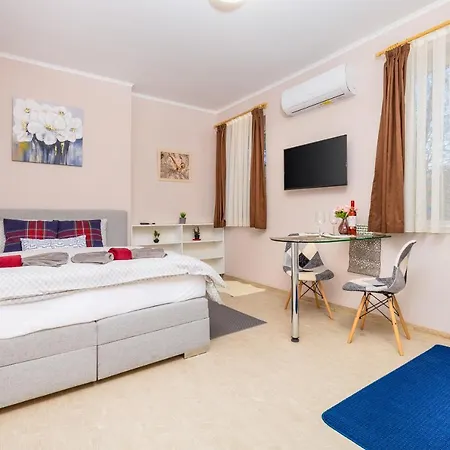 Apartment Stella 1&2 - Pink And Grey Near The Singing Fountains By Flat Mаnager Plovdiv