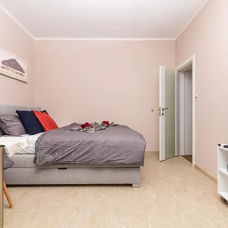 Apartment Stella 1&2 - Pink And Grey Near The Singing Fountains By Flat Mаnager Plovdiv