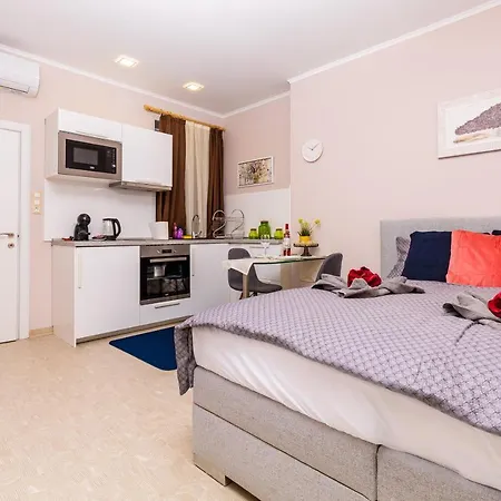 Stella 1&2 - Pink And Grey Near The Singing Fountains By Flat Mаnager