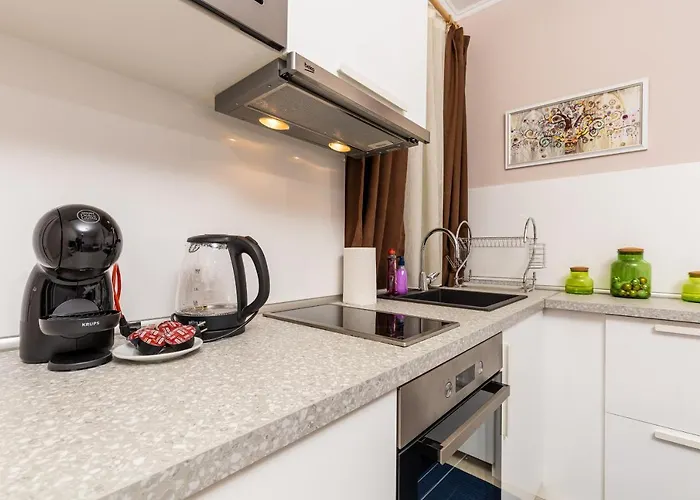 Stella 1&2 - Pink And Grey Near The Singing Fountains By Flat Mаnager Apartment